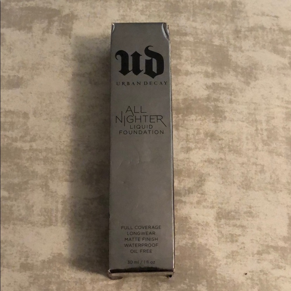 Urban Decay All nighter Liquid Foundation 3.0